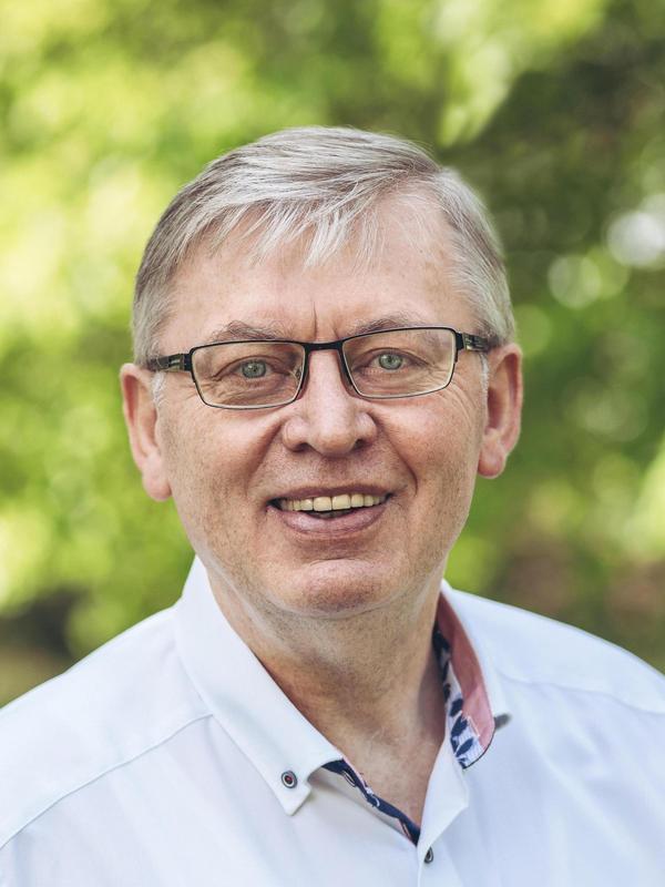 Dr. Heiner Kleinschneider Dr. Heiner Kleinschneider